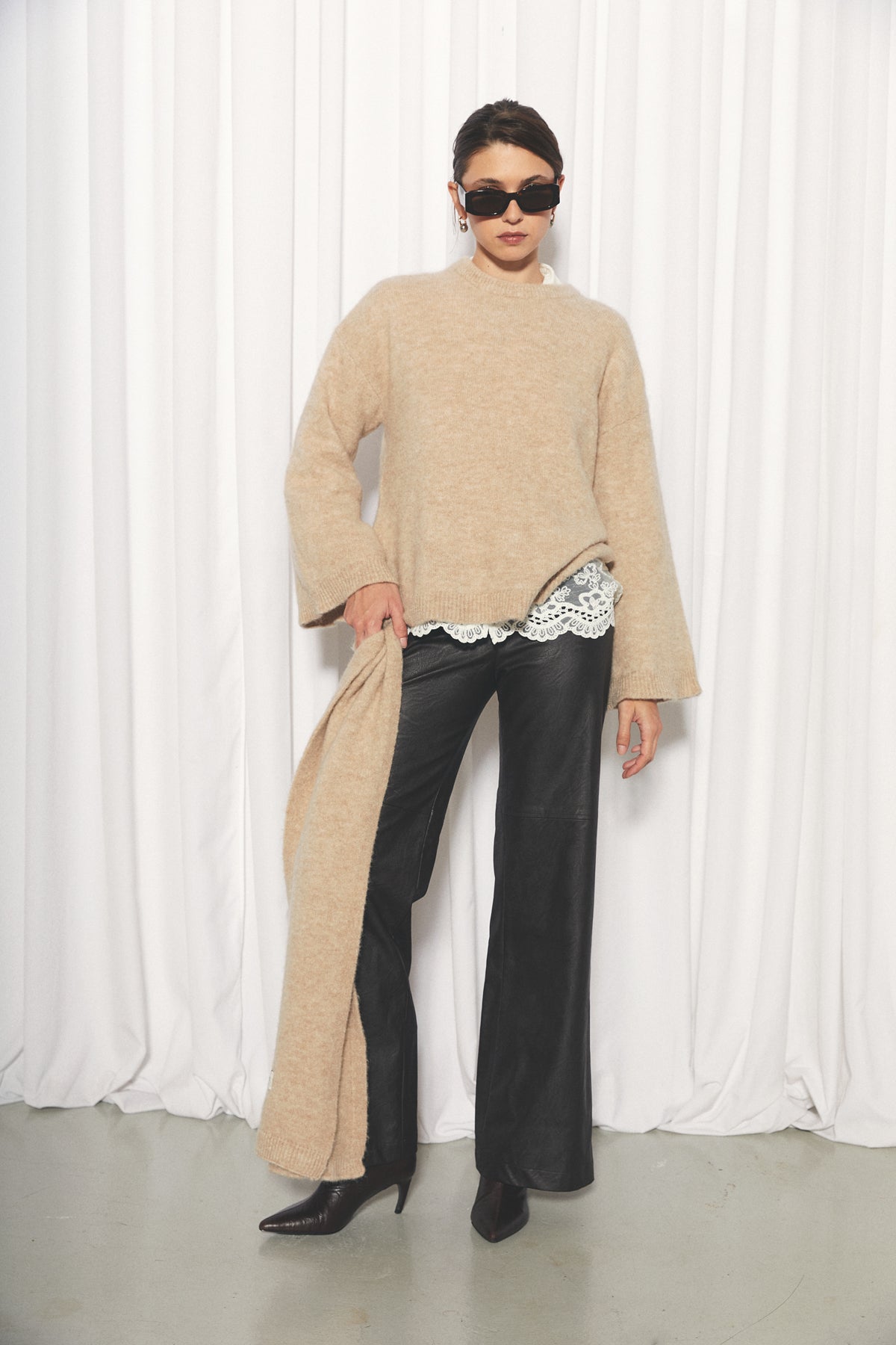 Nour Sweater Scarf, Beige