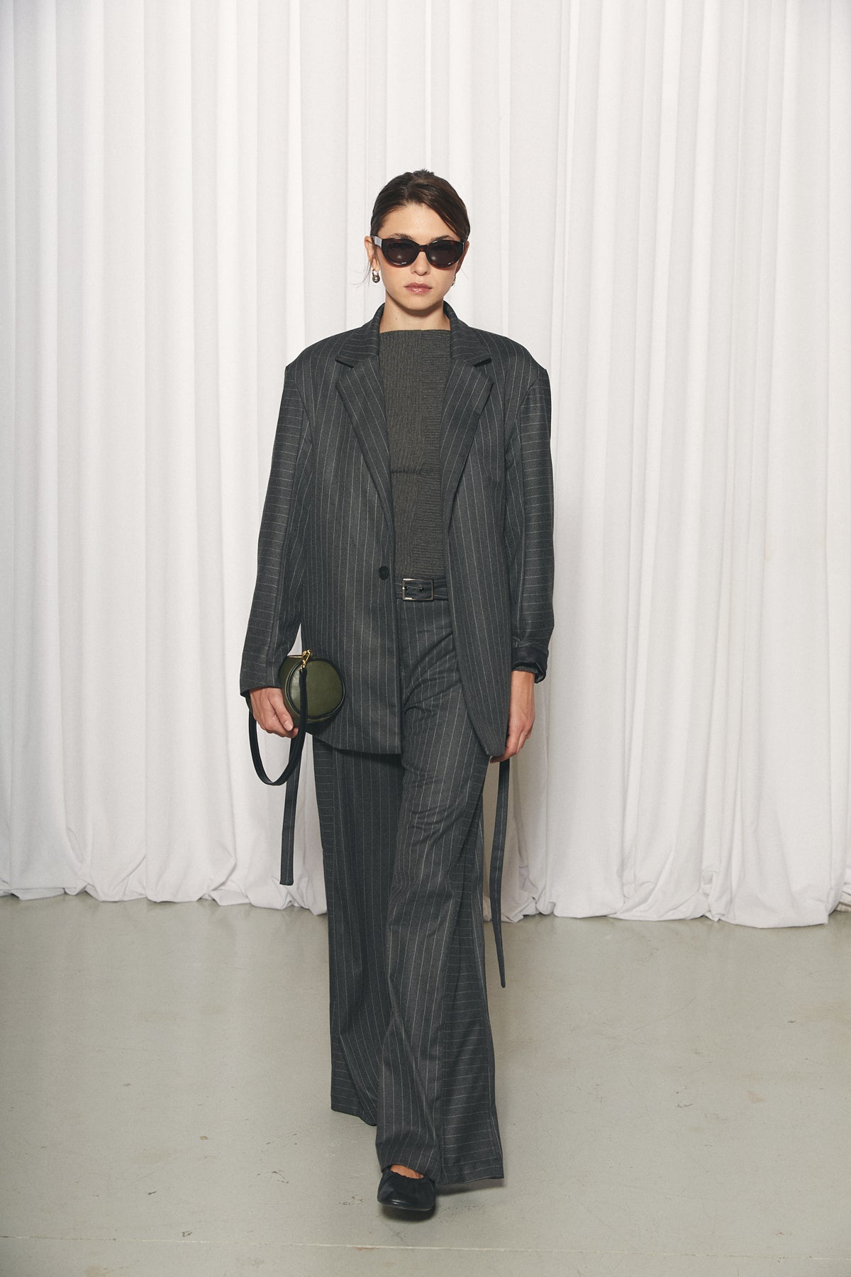 Sophie Pants, Diplomatic Grey