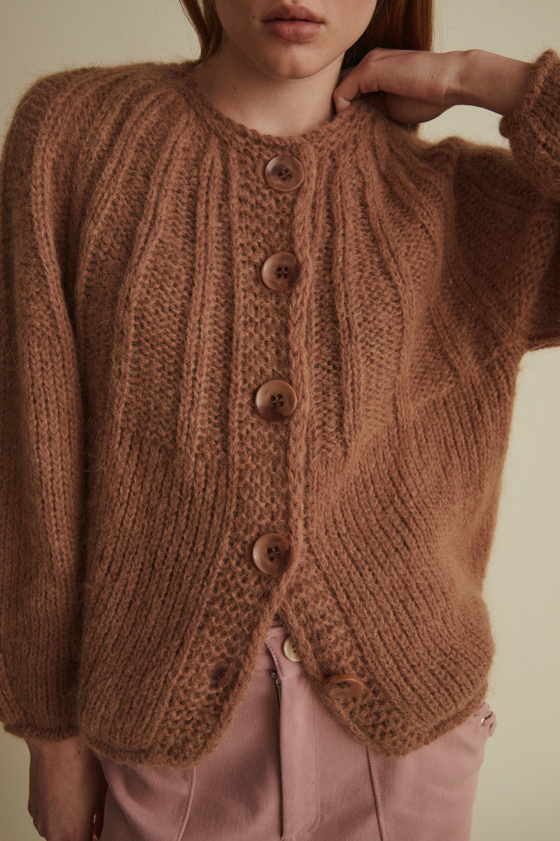 Julia Cardigan, Coffee