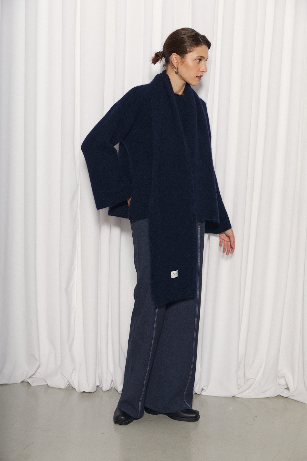 Nour Sweater Scarf, Navy | Alpaca Knit Layer – Avec Studio
