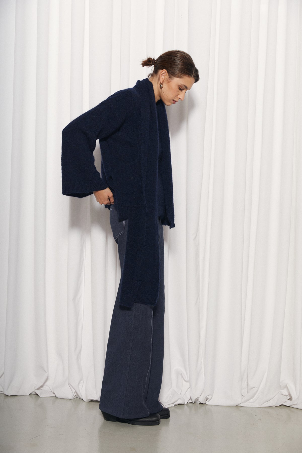 Nour Sweater Scarf, Navy | Alpaca Knit Layer – Avec Studio