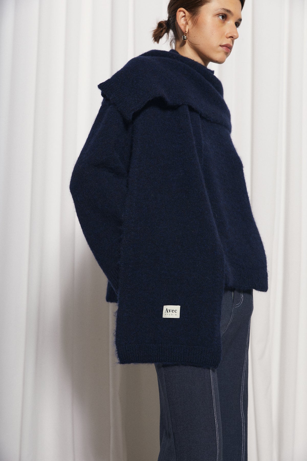 Nour Sweater Scarf, Navy | Alpaca Knit Layer – Avec Studio