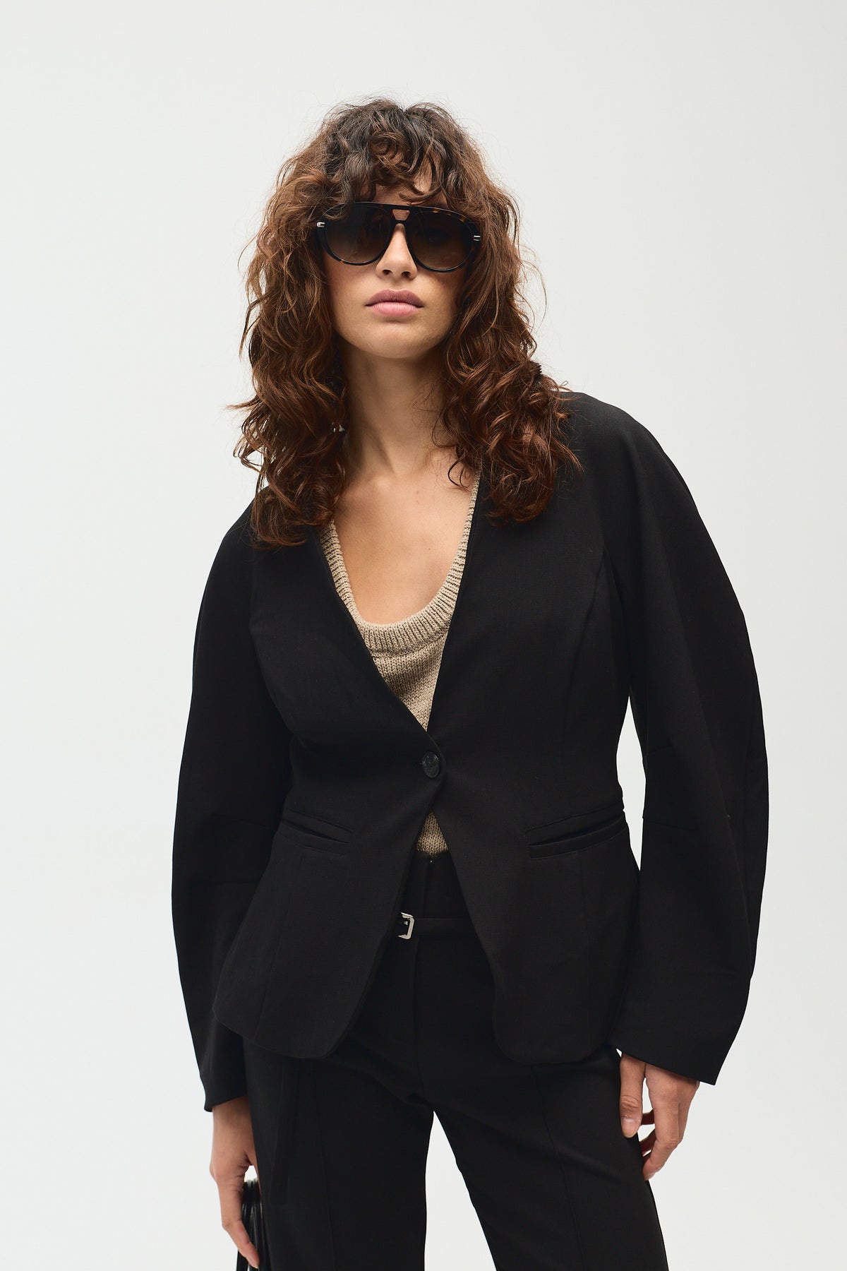 Remy Blazer, Black